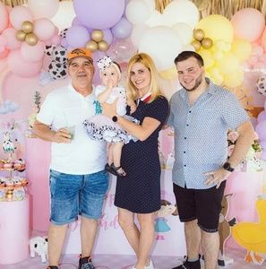 Meet your Posher, Ayme